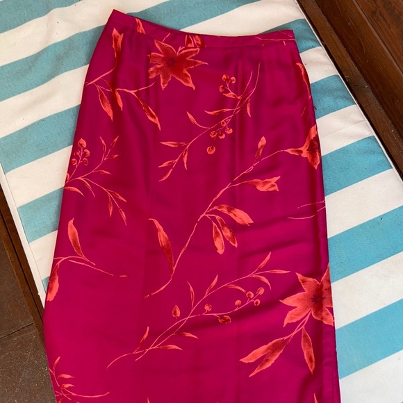 Jones New York Dresses & Skirts - Resort wear silk shantung skirt in tropical print